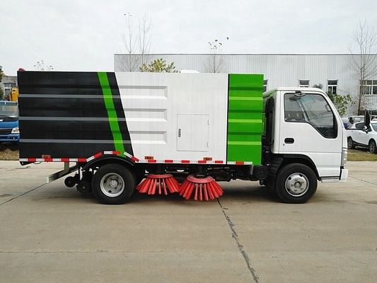 ISUZU รถบรรทุกพิเศษ 3cbm รถบรรทุกล้างถนน เครื่องล้างถนนขนาดเล็ก