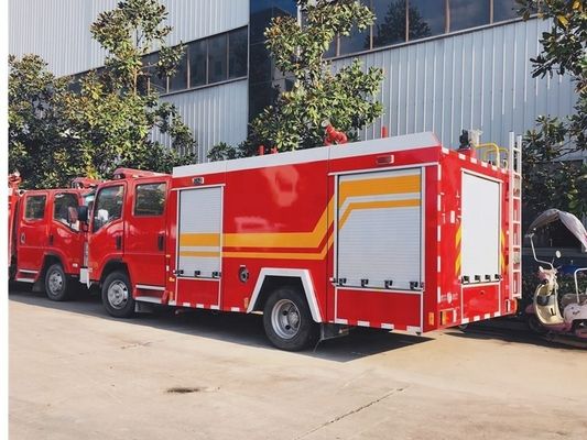 ISUZU 4X2 700P รถบรรทุกดับเพลิง รถบรรทุกช่วยเหลือไฟขนาดเล็ก 4cbm 5cbm