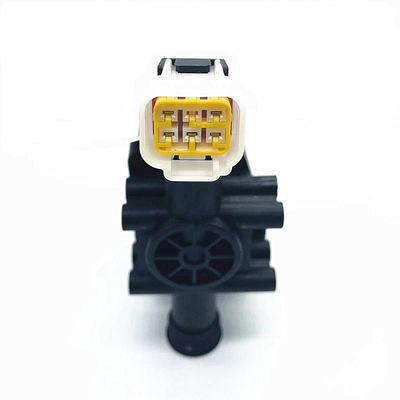 รถบรรทุกแทรกเตอร์ภารกิจหนัก ขนาดรถยนต์ 3500 มม ขนาดยาง 11.00R20/12.00R20/12R22.5/315/80R22.5 และความจุของน้ํามัน 600L+300L